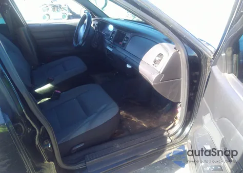 2009 Ford Crown Victoria Police/Police Interceptor z USA, uszkodzony, nr VIN 2FAHP71V79X123252